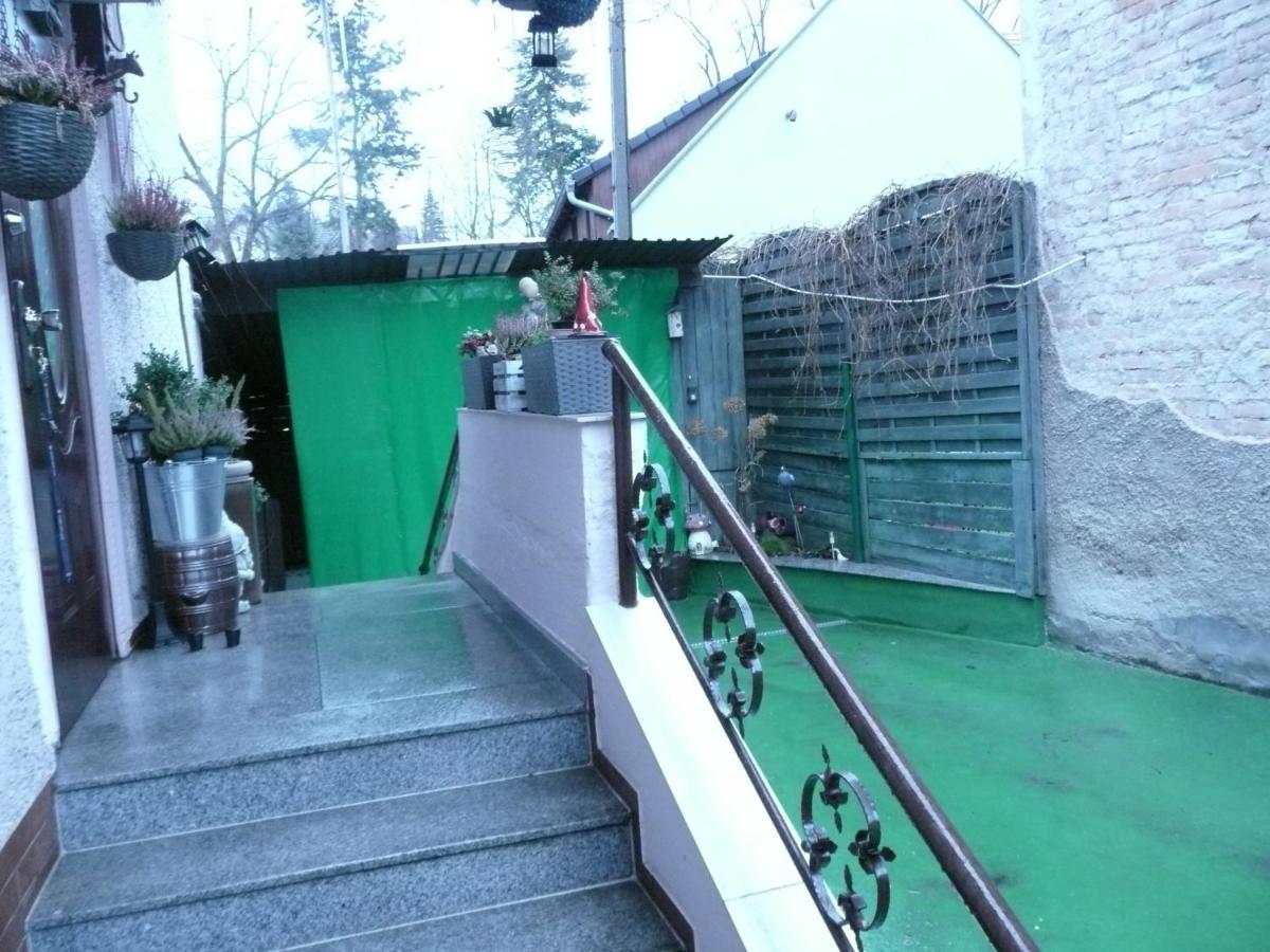 Ferienwohnung Apartament U Eli Jelenia Góra Exterior foto